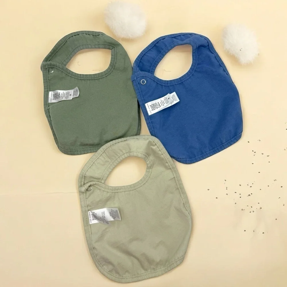 Carter's 3-pack Kids Bib Set Green, Blue, and Beige Alligator Frog Print